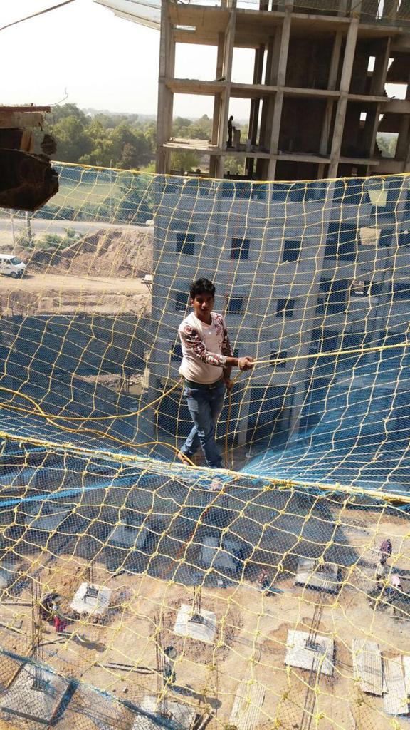 4MM PP Machine Knotted Double Layer Fish Net Safety Net