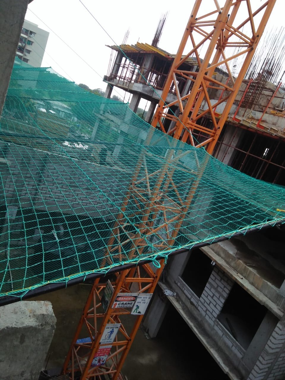 4MM PP Machine Knotted Fish Net with Agro Tape Shade Net Triple Layer Safety Net