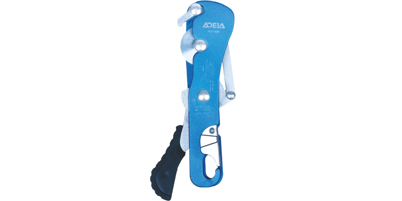 DESCENDER WITH SELF LOCKING KARABINER